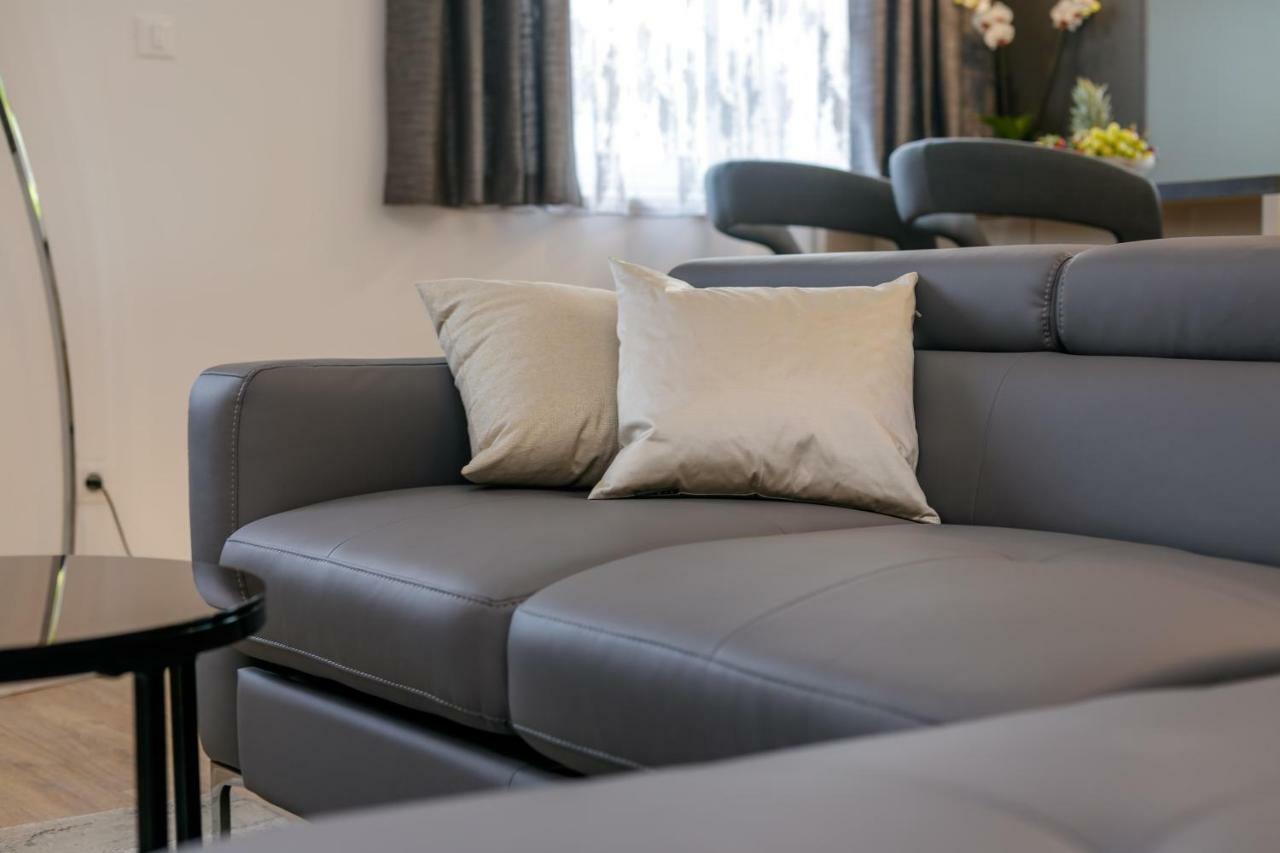 Luxury Apartments Argola โปดสตรานา ภายนอก รูปภาพ
